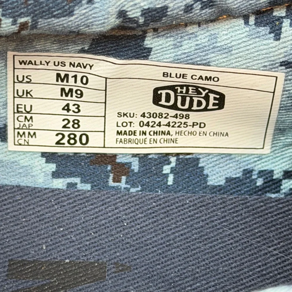 Hey Dude Mens Wally US Navy Size 10 Digital Camo Canvas Loafers Blue 43082-498